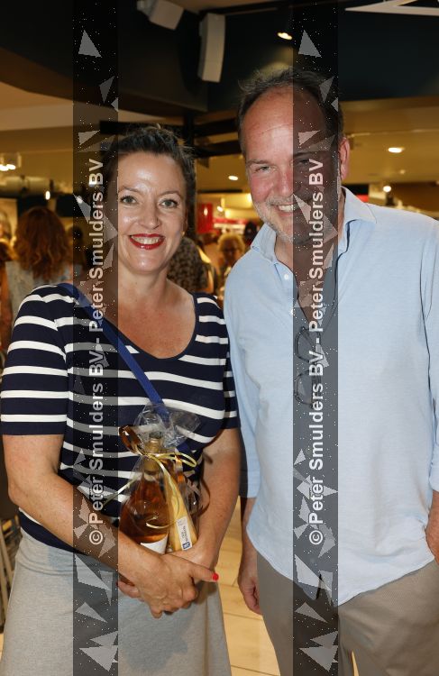 Den Haag 10 juli 2026
Boekpresentatie Estevana Polman bij boekenwinkel Paagman . Eva Jinek interviewt haar . Michiel v Egmond en Marieke Derksen 