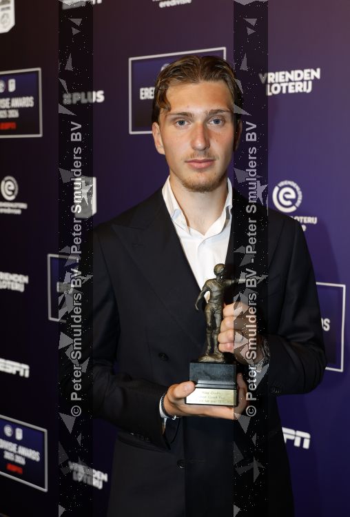 Maarssen 25 mei 2026
Voetballer van het jaar gala in de Fabrique in Maarssen . ESPN organiseert het . Mika Godts kwam met zijn vrouw Haifa 