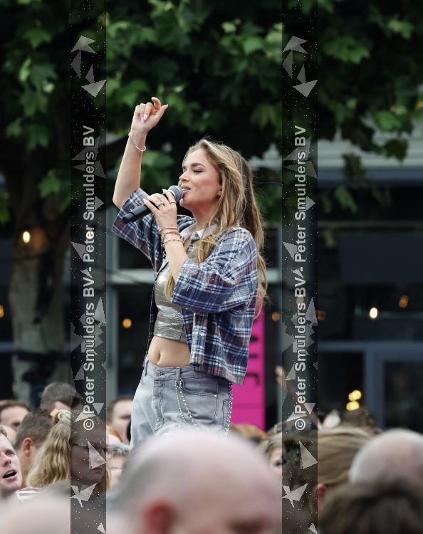 Zwolle 8 juli 2026
Muziekfeest op het Plein.  Mikki v Wijk 