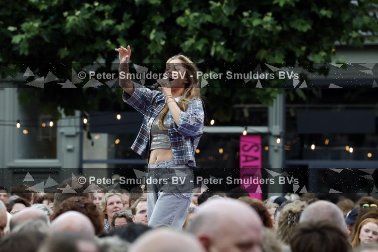 Zwolle 8 juli 2026
Muziekfeest op het Plein.  Mikki v Wijk 