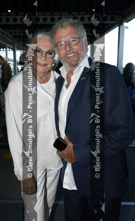 Leiden 11 juli 2026
De laatste voorstelling de soldaat van Oranje in de Hangar. Monique v d Ven kwam met haar man Edwin de Vries 