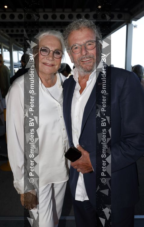 Leiden 11 juli 2026
De laatste voorstelling de soldaat van Oranje in de Hangar. Monique v d Ven kwam met haar man Edwin de Vries 