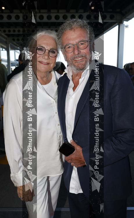 Leiden 11 juli 2026
De laatste voorstelling de soldaat van Oranje in de Hangar. Monique v d Ven kwam met haar man Edwin de Vries 