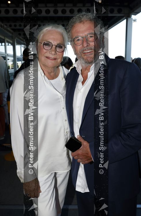 Leiden 11 juli 2026
De laatste voorstelling de soldaat van Oranje in de Hangar. Monique v d Ven kwam met haar man Edwin de Vries 