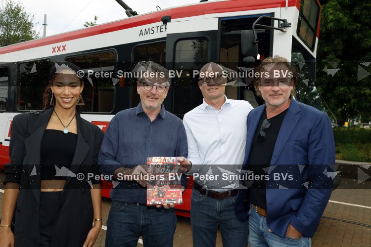 Amsterdam 27 mei 2026
3e deel van de boekenreeks 60 jaar Top 40 wordt feestelijk gelanceerd door bestickerde Top 40-tram met Erik de Zwart als trambestuurder. Natalie La Rose Erik de Zwart, Godfried Nevels en Jeroen Nieuwenhuize  zijn aanwezig 