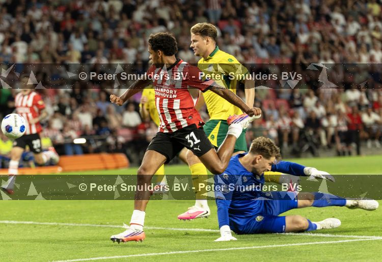 Eindhoven, 8 Augustus 2026
Kompetitie Seizoen 2026/2027
PSV-Fortuna SC, eindstand 2-2
Noah Fernandez
Foto Carlo van Hout