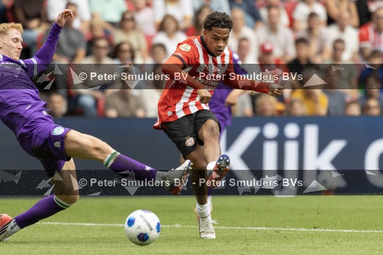 Eindhoven, 23 augustus 2026
Vriendenloterij Eredivisie
PSV - FC Groningen eindstand 5-1
Noah Fernandez

Foto Carlo van Hout