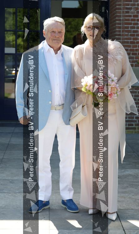 Blaricum / Amstelveen 28 mei 2026
Oger Lusink en zijn vrouw Ellen trouwen in het gemeentehuis van Blaricum en daarna hebben ze een lunch bij restaurant Aan de Poel 