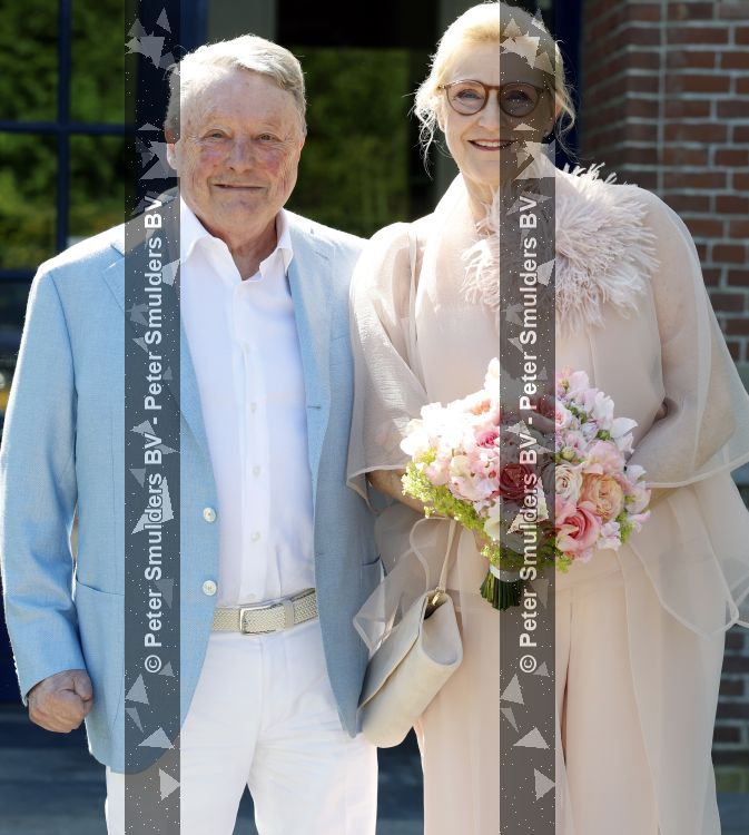 Blaricum / Amstelveen 28 mei 2026
Oger Lusink en zijn vrouw Ellen trouwen in het gemeentehuis van Blaricum en daarna hebben ze een lunch bij restaurant Aan de Poel 