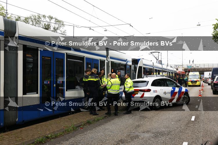 Amsterdam 20 mei 2026
Ongeluk tussen een stadsbus en een tram ter hoogte van Olympisch stadion .