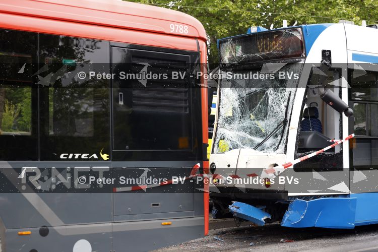Amsterdam 20 mei 2026
Ongeluk tussen een stadsbus en een tram ter hoogte van Olympisch stadion .