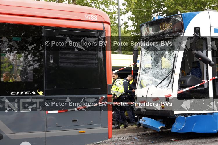 Amsterdam 20 mei 2026
Ongeluk tussen een stadsbus en een tram ter hoogte van Olympisch stadion .