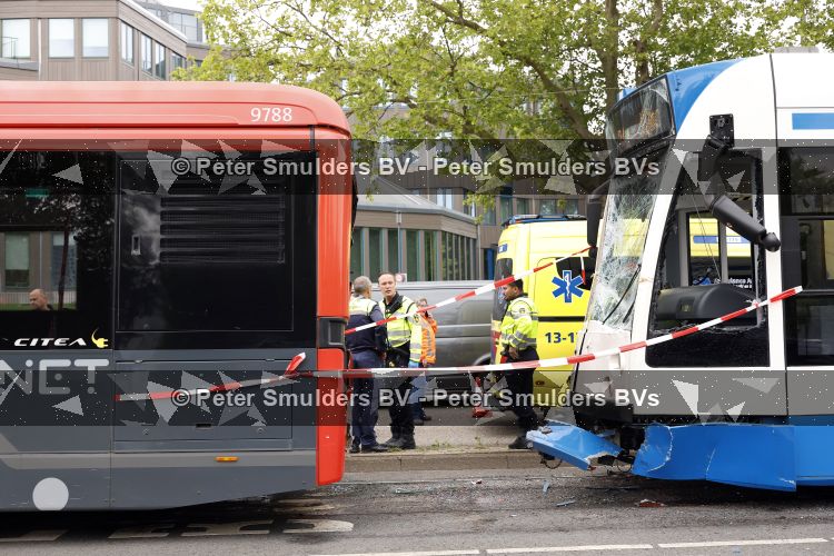 Amsterdam 20 mei 2026
Ongeluk tussen een stadsbus en een tram ter hoogte van Olympisch stadion .
