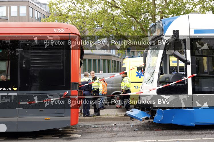Amsterdam 20 mei 2026
Ongeluk tussen een stadsbus en een tram ter hoogte van Olympisch stadion .