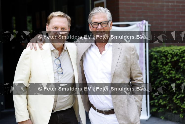 Blaricum / Amstelveen 28 mei 2026
Oger Lusink en zijn vrouw Ellen trouwen in het gemeentehuis van Blaricum en daarna hebben ze een lunch bij restaurant Aan de Poel . Oos Kesbeke Leo v Vliet 