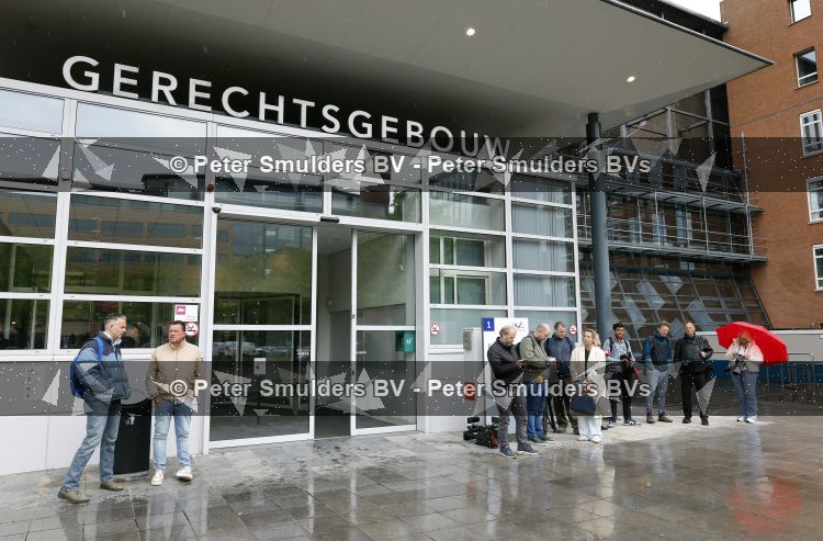Utrecht 13 mei 2026
Rechtszaak van Ferry Doedens bij de rechtbank van Utrecht waar veel pers aanwezig is . Ferry heeft met drugs op achter het stuur van zijn auto gezeten.