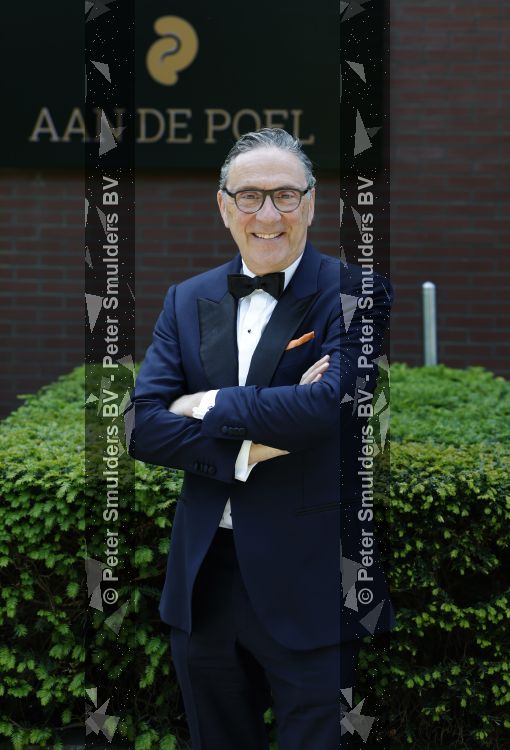 Blaricum / Amstelveen 28 mei 2026
Oger Lusink en zijn vrouw Ellen trouwen in het gemeentehuis van Blaricum en daarna hebben ze een lunch bij restaurant Aan de Poel . Peter Douglas