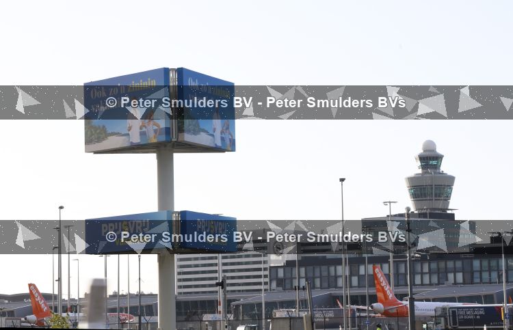 Schiphol 16 mei 2026
Prijsvrij abri mschiphol met Leo Alkemade daarop 