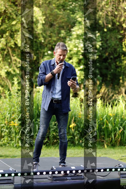 Amsterdam 29 mei 2026
Prins Maurits opent het golftournooi in het Vondelpark met een mooie afslag .