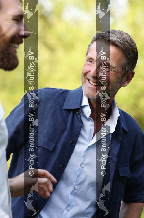 Amsterdam 29 mei 2026
Prins Maurits opent het golftournooi in het Vondelpark met een mooie afslag .