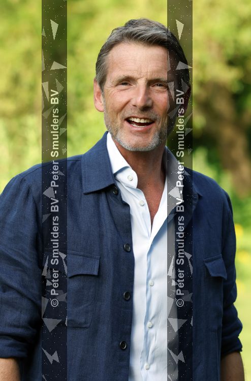 Amsterdam 29 mei 2026
Prins Maurits opent het golftournooi in het Vondelpark met een mooie afslag .