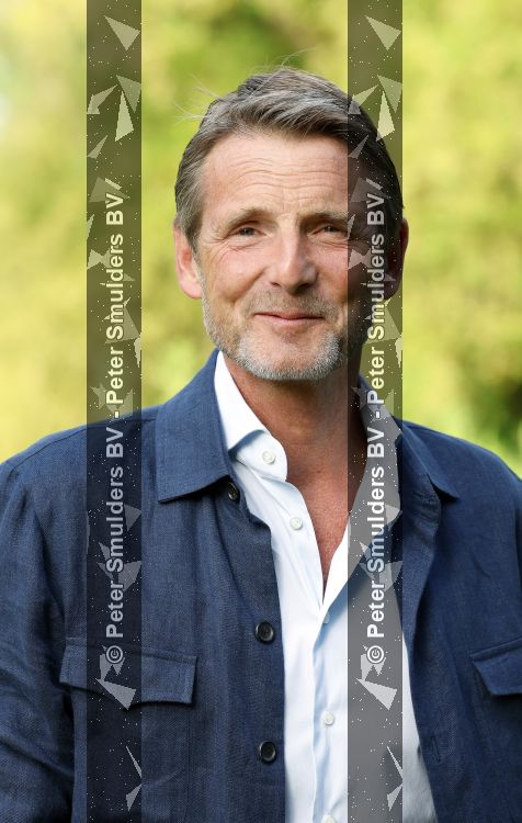Amsterdam 29 mei 2026
Prins Maurits opent het golftournooi in het Vondelpark met een mooie afslag .