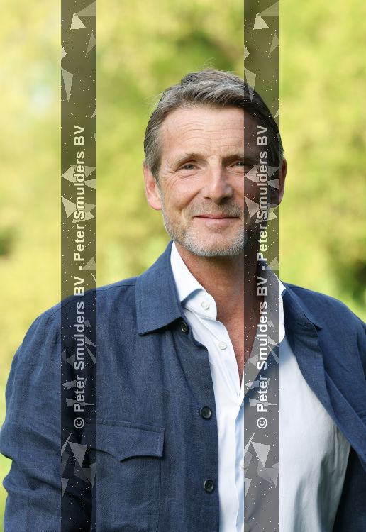 Amsterdam 29 mei 2026
Prins Maurits opent het golftournooi in het Vondelpark met een mooie afslag .