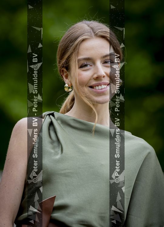 Den Haag 21 mei 2026
Fotouurtje met de koninklijke familie in de Hollandse tuin van Park Clingendael . Aanwezig Koning Willem Alexander Koningin Maxima Prinses Amalia Prinses Alexia en Prinses Ariane . 