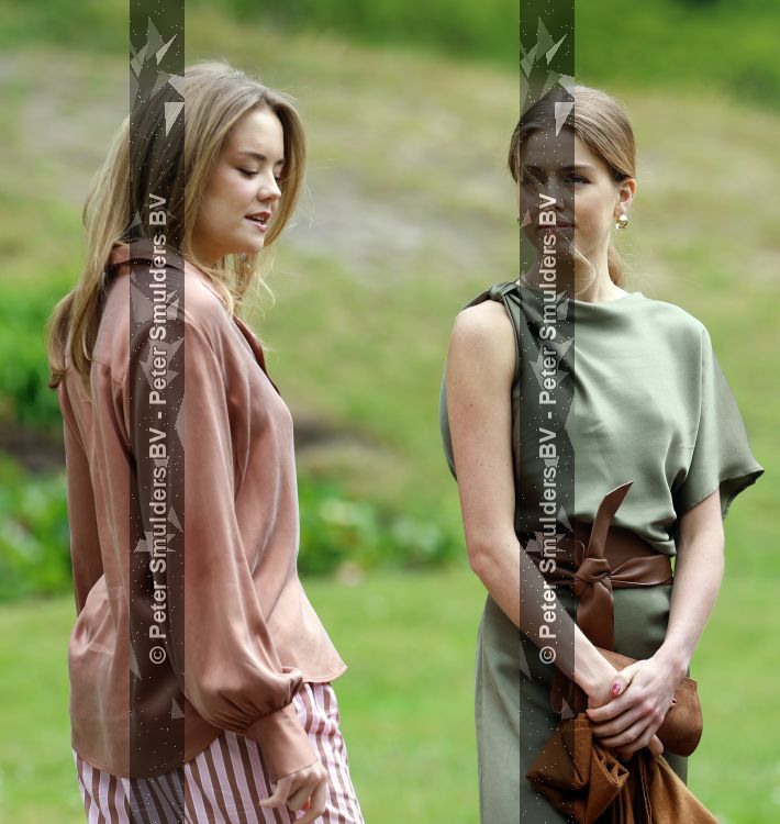 Den Haag 21 mei 2026
Fotouurtje met de koninklijke familie in de Hollandse tuin van Park Clingendael . Aanwezig Koning Willem Alexander Koningin Maxima Prinses Amalia Prinses Alexia en Prinses Ariane . 