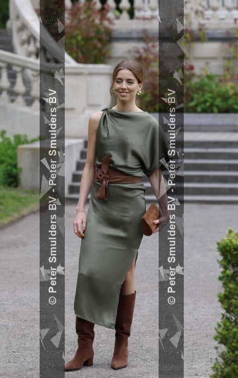 Den Haag 21 mei 2026
Fotouurtje met de koninklijke familie in de Hollandse tuin van Park Clingendael . Aanwezig Koning Willem Alexander Koningin Maxima Prinses Amalia Prinses Alexia en Prinses Ariane . 