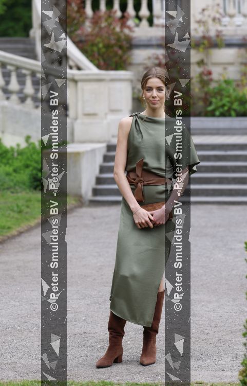 Den Haag 21 mei 2026
Fotouurtje met de koninklijke familie in de Hollandse tuin van Park Clingendael . Aanwezig Koning Willem Alexander Koningin Maxima Prinses Amalia Prinses Alexia en Prinses Ariane . 