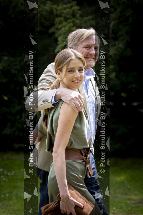 Den Haag 21 mei 2026
Fotouurtje met de koninklijke familie in de Hollandse tuin van Park Clingendael . Aanwezig Koning Willem Alexander Koningin Maxima Prinses Amalia Prinses Alexia en Prinses Ariane . 