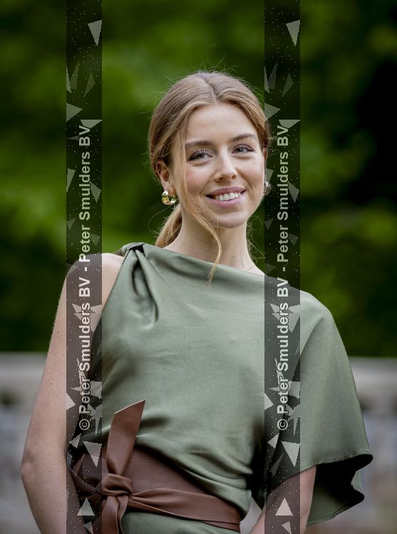 Den Haag 21 mei 2026
Fotouurtje met de koninklijke familie in de Hollandse tuin van Park Clingendael . Aanwezig Koning Willem Alexander Koningin Maxima Prinses Amalia Prinses Alexia en Prinses Ariane . 