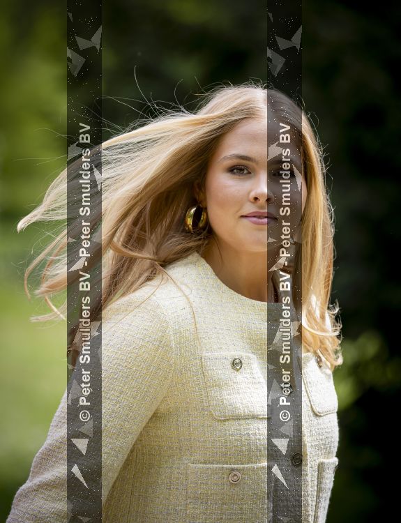 Den Haag 21 mei 2026
Fotouurtje met de koninklijke familie in de Hollandse tuin van Park Clingendael . Aanwezig Koning Willem Alexander Koningin Maxima Prinses Amalia Prinses Alexia en Prinses Ariane . 