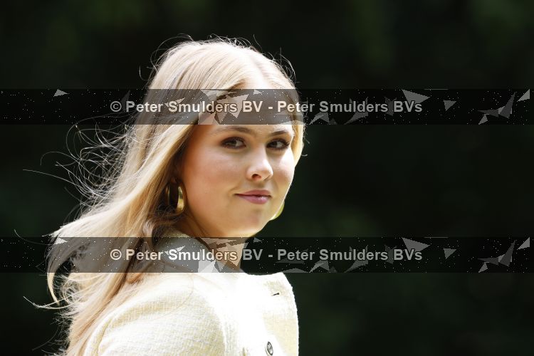 Den Haag 21 mei 2026
Fotouurtje met de koninklijke familie in de Hollandse tuin van Park Clingendael . Aanwezig Koning Willem Alexander Koningin Maxima Prinses Amalia Prinses Alexia en Prinses Ariane . 
