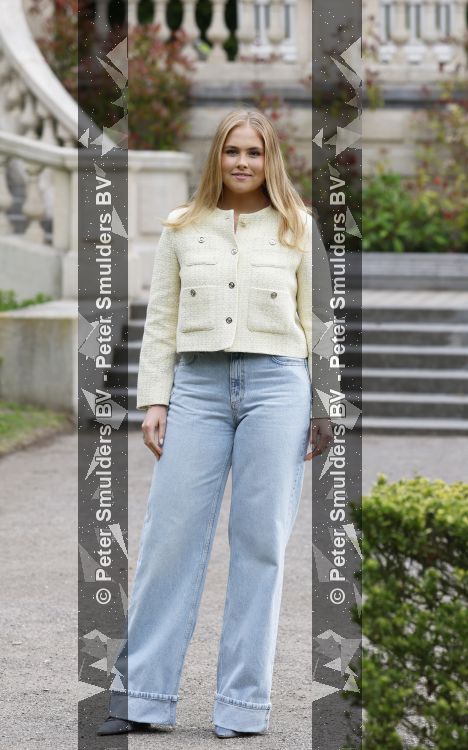 Den Haag 21 mei 2026
Fotouurtje met de koninklijke familie in de Hollandse tuin van Park Clingendael . Aanwezig Koning Willem Alexander Koningin Maxima Prinses Amalia Prinses Alexia en Prinses Ariane . 