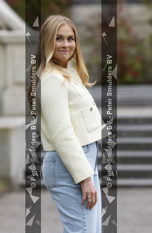 Den Haag 21 mei 2026
Fotouurtje met de koninklijke familie in de Hollandse tuin van Park Clingendael . Aanwezig Koning Willem Alexander Koningin Maxima Prinses Amalia Prinses Alexia en Prinses Ariane . 