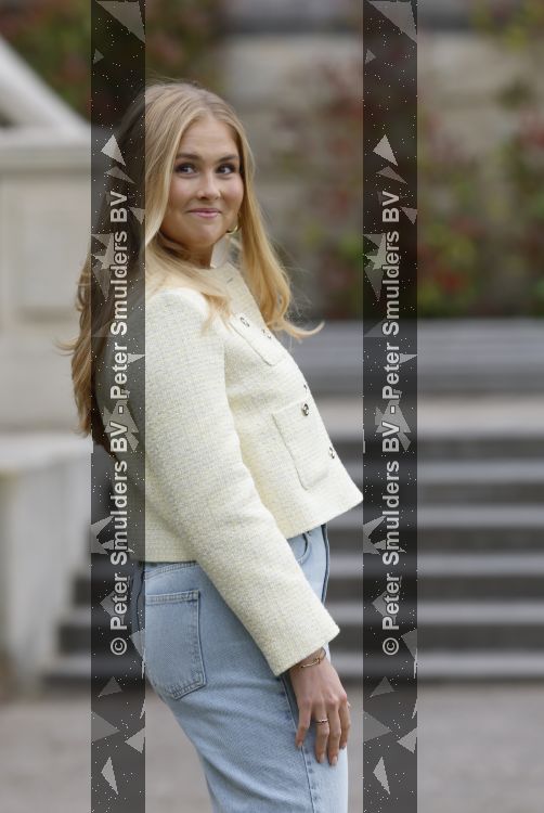 Den Haag 21 mei 2026
Fotouurtje met de koninklijke familie in de Hollandse tuin van Park Clingendael . Aanwezig Koning Willem Alexander Koningin Maxima Prinses Amalia Prinses Alexia en Prinses Ariane . 