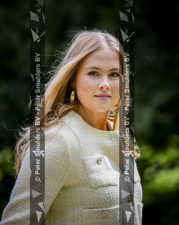 Den Haag 21 mei 2026
Fotouurtje met de koninklijke familie in de Hollandse tuin van Park Clingendael . Aanwezig Koning Willem Alexander Koningin Maxima Prinses Amalia Prinses Alexia en Prinses Ariane . 
