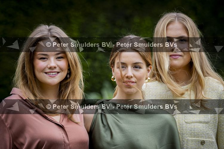 Den Haag 21 mei 2026
Fotouurtje met de koninklijke familie in de Hollandse tuin van Park Clingendael . Aanwezig Koning Willem Alexander Koningin Maxima Prinses Amalia Prinses Alexia en Prinses Ariane . 