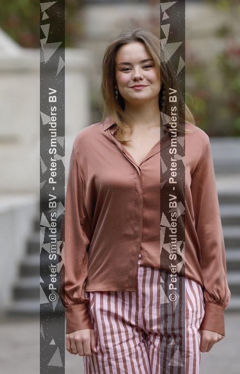 Den Haag 21 mei 2026
Fotouurtje met de koninklijke familie in de Hollandse tuin van Park Clingendael . Aanwezig Koning Willem Alexander Koningin Maxima Prinses Amalia Prinses Alexia en Prinses Ariane . 