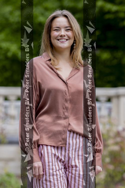 Den Haag 21 mei 2026
Fotouurtje met de koninklijke familie in de Hollandse tuin van Park Clingendael . Aanwezig Koning Willem Alexander Koningin Maxima Prinses Amalia Prinses Alexia en Prinses Ariane . 