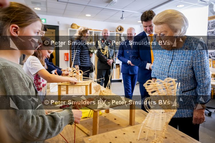 NOORDWOLDE - 20 mei 2026
Prinses Beatrix bezoekt Nationaal Vlechtmuseum ter gelegenheid van het 25 jarig jubileum, 20 Mei 2026. Tijdens het bezoekt onthult de prinses de originele wieg wij zij als baby in heeft gelegen. 