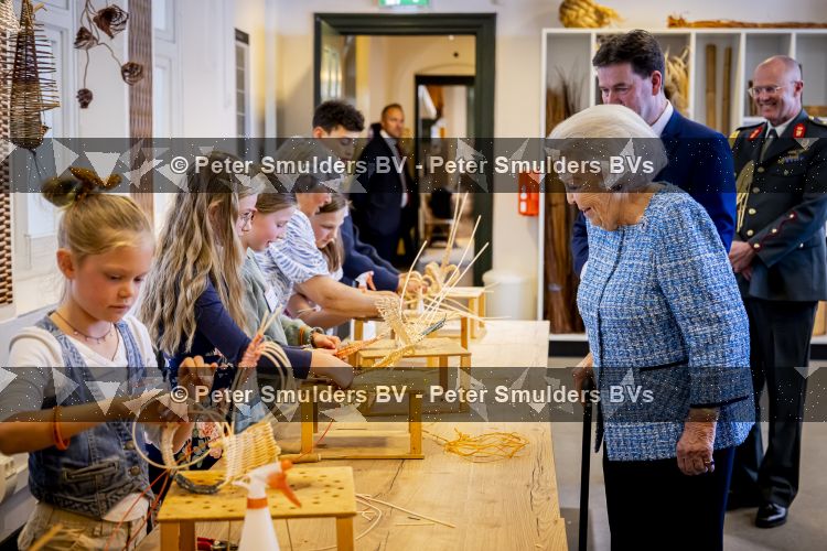 NOORDWOLDE - 20 mei 2026
Prinses Beatrix bezoekt Nationaal Vlechtmuseum ter gelegenheid van het 25 jarig jubileum, 20 Mei 2026. Tijdens het bezoekt onthult de prinses de originele wieg wij zij als baby in heeft gelegen. 