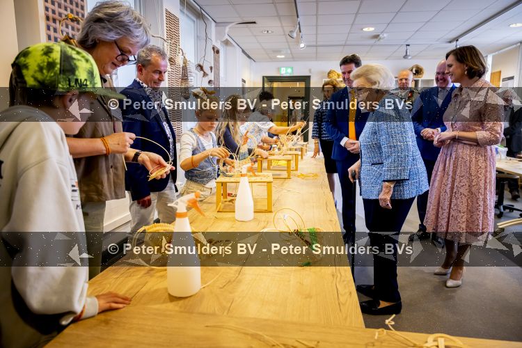 NOORDWOLDE - 20 mei 2026
Prinses Beatrix bezoekt Nationaal Vlechtmuseum ter gelegenheid van het 25 jarig jubileum, 20 Mei 2026. Tijdens het bezoekt onthult de prinses de originele wieg wij zij als baby in heeft gelegen. 