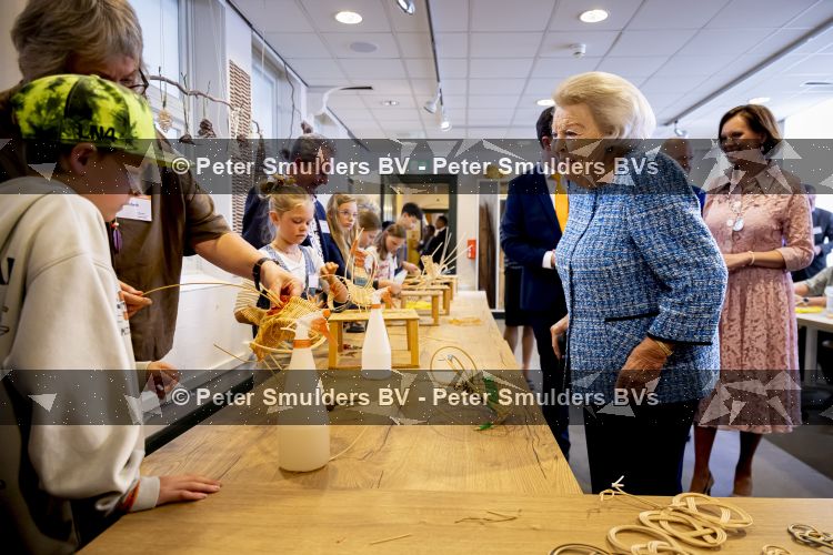 NOORDWOLDE - 20 mei 2026
Prinses Beatrix bezoekt Nationaal Vlechtmuseum ter gelegenheid van het 25 jarig jubileum, 20 Mei 2026. Tijdens het bezoekt onthult de prinses de originele wieg wij zij als baby in heeft gelegen. 