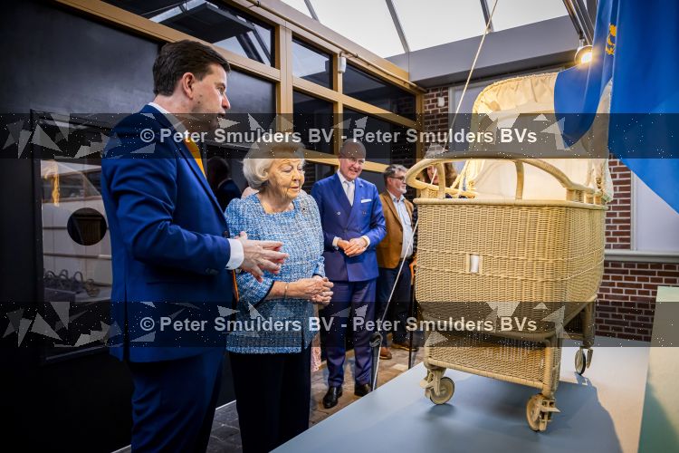 NOORDWOLDE - 20 mei 2026
Prinses Beatrix bezoekt Nationaal Vlechtmuseum ter gelegenheid van het 25 jarig jubileum, 20 Mei 2026. Tijdens het bezoekt onthult de prinses de originele wieg wij zij als baby in heeft gelegen. 
