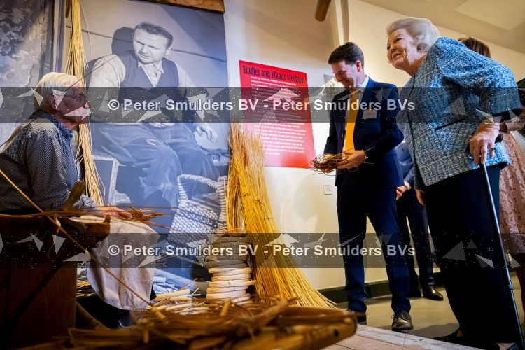NOORDWOLDE - 20 mei 2026
Prinses Beatrix bezoekt Nationaal Vlechtmuseum ter gelegenheid van het 25 jarig jubileum, 20 Mei 2026. Tijdens het bezoekt onthult de prinses de originele wieg wij zij als baby in heeft gelegen. 