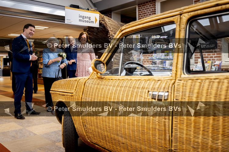NOORDWOLDE - 20 mei 2026
Prinses Beatrix bezoekt Nationaal Vlechtmuseum ter gelegenheid van het 25 jarig jubileum, 20 Mei 2026. Tijdens het bezoekt onthult de prinses de originele wieg wij zij als baby in heeft gelegen. 