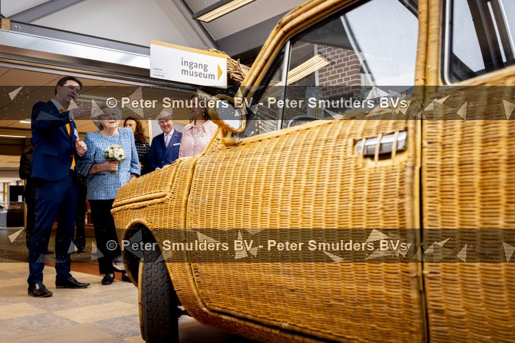 NOORDWOLDE - 20 mei 2026
Prinses Beatrix bezoekt Nationaal Vlechtmuseum ter gelegenheid van het 25 jarig jubileum, 20 Mei 2026. Tijdens het bezoekt onthult de prinses de originele wieg wij zij als baby in heeft gelegen. 